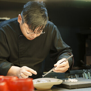 Kenutoshi Sugioka先生 (Sugioka Noritoshi) -一位名叫厨师的艺术家
