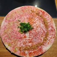 しゃぶしゃぶ KINTAN 代官山本店 - 日本一のサーロインユッケ　ハーフ＆ハーフ