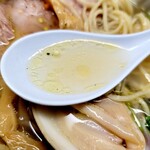 らぁめん登里勝 - ３種の貝油がコクと旨味を演出