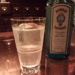 バー・ジュニパー - Bombay Sapphire
