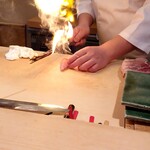 登喜和鮨 - クロムツの脂で炎が上がります