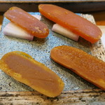 寿司栄 - 4種類のカラスミ　自家製カラスミの大吟醸漬とブランデー漬　カラスミ炙りの大吟醸漬とブランデー漬