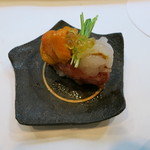 寿司栄 - 握り　伊東の黄金イクラ　富山湾の白海老　北海道の馬糞ウニ　トロ中落ち