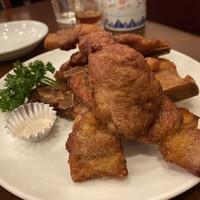 三和楼 - パイコー最高！豚バラ骨つきを揚げたん　これはビール