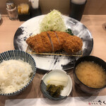 とんかつ神楽坂さくら - ロースかつ＆メンチかつ定食