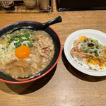 麺家　味勲拉 - 料理写真:誠らーめん　ミニ豚バラ丼
