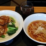 レッドクリフ - 台湾風豚バラ煮込み飯＋半ラーメン