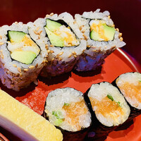 NOBU TOKYO - 巻き物はサーモンのカリフォルニアロール