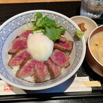 阿蘇庭 山見茶屋 - あか牛丼 1600円。