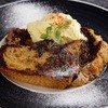 鉄板 福山 - 料理写真:カリッと表面を焼いたふわっふわのフレンチトーストにバニラアイスをかけた女性に人気の一品☆