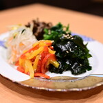 神戸焼肉 金虎 - 自家製ナムル