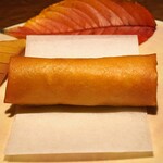 アカ - 穴子のエンパナーダ　春巻き風