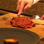 アカ - 馬肉のソプラサーダ