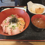 名古屋 路地裏 鉄板 笑劇屋 - 海鮮丼定食