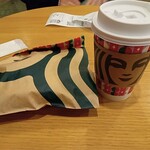 スターバックス・コーヒー - ドーナツとホットコーヒー