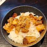 麺処 びぎ屋 - ピリ辛チャーシューご飯200円