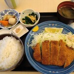 Kunidaya - ロースカツ定食900円