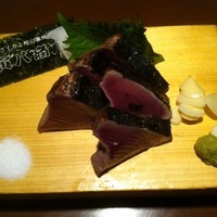 寅八商店 心斎橋店 - カツオ藁焼き塩タタキ