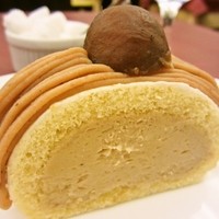 The Arts Fusion - ケーキセット(マロンロールケーキ)(７９０円)。