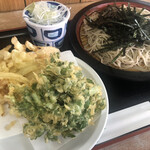 ねぎどん - ざる／570円
            玉ネギ／140円・春菊／140円