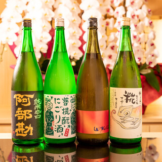 [We offer natural wines and sake carefully selected from various regions]