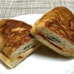 バジルチキンのパニーニ　３８８円