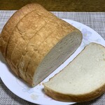 しっとりふゎふゎの食パン　２７０円