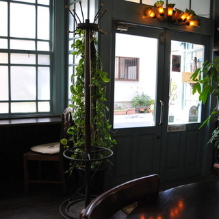 青い理髪舘 工房モモ_2