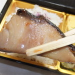 Shinshintei - 日替わり弁当　やまぼうし　１２６０円のおかず　鰤　【　２０１２年１２月　】