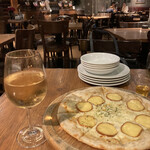 PIZZA&WINE WINEHALL GLAMOUR - 