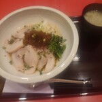新宿 秀山 - 汁なし担々麺、チャーシュー