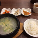 韓国料理 カンナム 江南 - 「コムタン定食」は税込850円！価格アップでもパンチャンに力を入れた方がイイのではと思います。