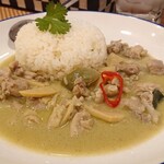タイ料理 アロイジャン - 料理写真:グリーンキアオワーン