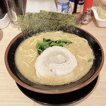 Yokohama Iekei Ramen Fukagawa-Ya - 醤油豚骨ラーメン　790円