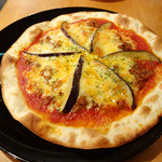 カフェ ブブカーネ - ナスのピザ