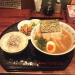 麺dining 月乃家 - 豚骨醤油　ラーメンＣセット
