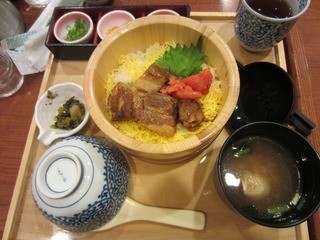 Ohitsugohan Shiroku Jichuu - ・「博多風豚角煮おひつごはん(\1090)」