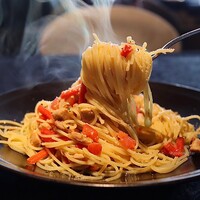 ボーン グランデ アリア - グリルした阿波鶏モモ肉と金時人参と
                    フレッシュトマトの白ワインソース スパゲッティー