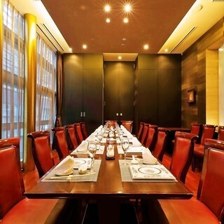 [For entertainment and meetings] A completely private room full of luxury for 4 people or more