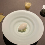 茶禅華 - ココナッツと洋梨を合わせたアイスクリーム　タピオカ洋梨ソース