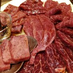 本気焼肉 肉とめし 肉寿司 - 