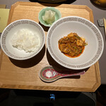 茶禅華 - 追加の土鍋ご飯の麻婆豆腐 +2,000円
