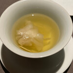 茶禅華 - 雉雲呑湯～スペシャリテのキジスープ　雉の肉を詰めたワンタンとユリネ、朝鮮人参