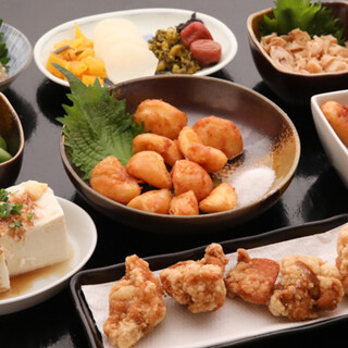 野菜串、海鮮串のほか、一品メニューも豊富にございます。