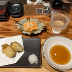 Tachinomizutto - あん肝旨煮¥340、牡蠣天ぷら¥190。