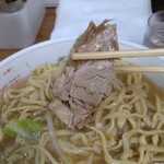 ラーメン二郎 - 豚一枚目