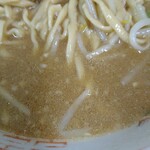 ラーメン二郎 - 乳化傾向のスープ