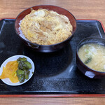 千倉庵 - かつ丼（930円）