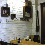 シーフィールド - お店にはテーブル席もあります。ちびつぬ「今度はここ座りたい～！」