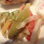 K&M Vegan Kitchen 菜美 - 蓮根とパプリカのバルサミコフレッシュサラダは酸味少なくやさしげ。いんげんれんこん玉ねぎ赤黄パプリカかいわれのカラフルさ◎